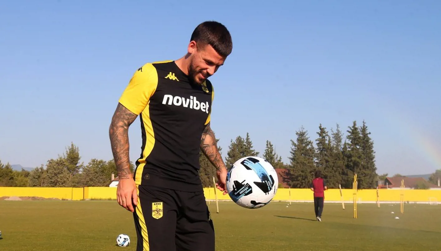 عضة كلب تؤدي إلى غياب لاعب برشلونة السابق عن المنافسات عضة كلب تؤدي إلى غياب لاعب برشلونة السابق عن المنافسات