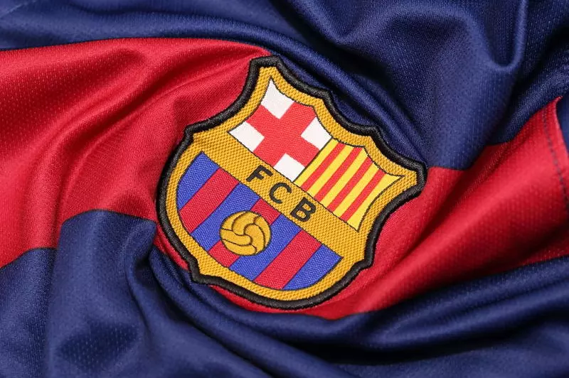 عقوبات من الاتحاد الأوروبي لتشيلسي وبرشلونة بسبب انتهاك القواعد المالية