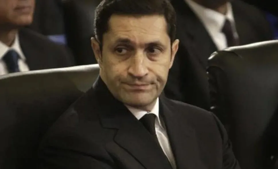 علاء مبارك يسخر من دعوة آبي أحمد لمصر لحضور افتتاح سد النهضة: «يبدو أنه يتمتع بذوق ويدرك الأخلاق» علاء مبارك يسخر من دعوة آبي أحمد لمصر لحضور افتتاح سد النهضة: «يبدو أنه يتمتع بذوق ويدرك الأخلاق»