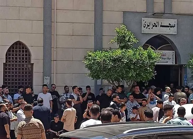 علامات حقنة في يده.. أسباب تأخير دفن الفنان الشعبي أحمد عامر واستدعاء الأطباء الشرعيين علامات حقنة في يده.. أسباب تأخير دفن الفنان الشعبي أحمد عامر واستدعاء الأطباء الشرعيين