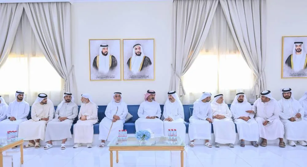 عمار بن حميد يقدم تعازيه في وفاة عائشة الخاجة عمار بن حميد يقدم تعازيه في وفاة عائشة الخاجة