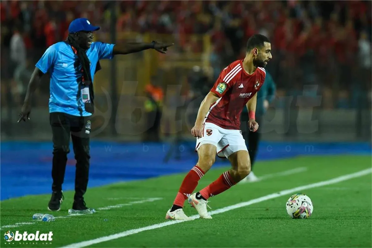 عمرو السولية يكشف أسباب انتقاله إلى سيراميكا كليوباترا مثل الأهلي عمرو السولية يكشف أسباب انتقاله إلى سيراميكا كليوباترا مثل الأهلي