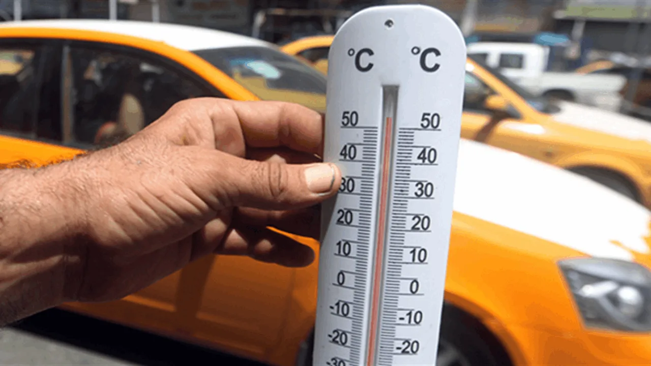 عودة الحرارة إلى أجواء العراق مجددًا مع توقعات لوصولها إلى 50 درجة مئوية غدًا في هذه المناطق عودة الحرارة إلى أجواء العراق مجددًا مع توقعات لوصولها إلى 50 درجة مئوية غدًا في هذه المناطق