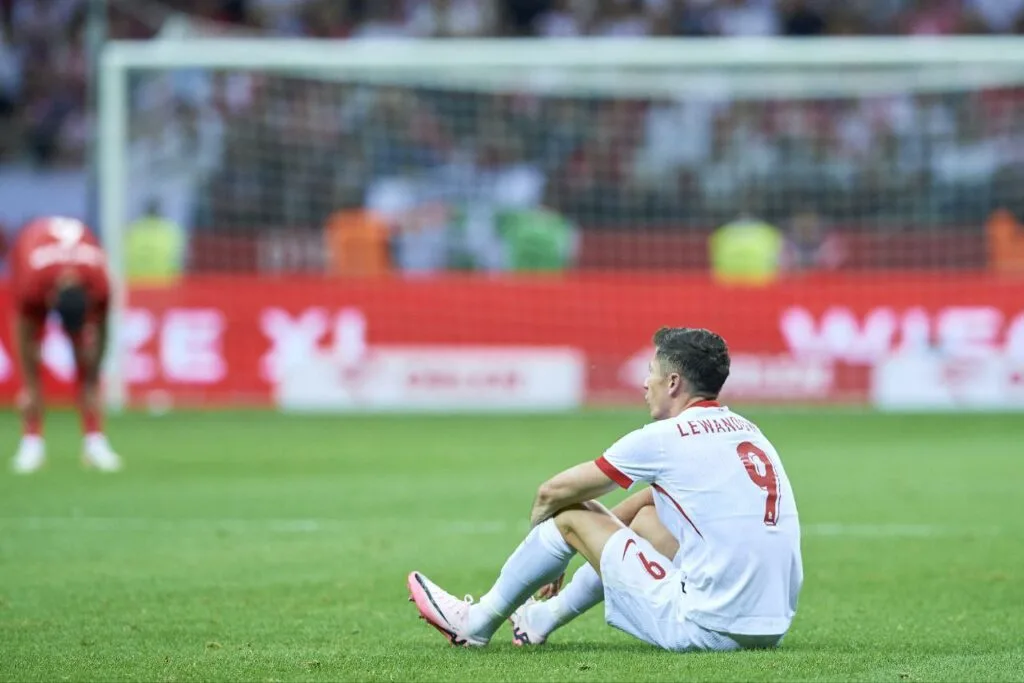 عودة محتملة لليفاندوفسكي مع تعيين مدرب جديد للمنتخب البولندي عودة محتملة لليفاندوفسكي مع تعيين مدرب جديد للمنتخب البولندي