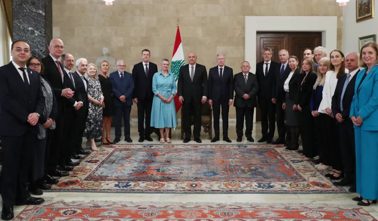 عون يطالب أوروبا بمساندة جهود “إعادة سيادة لبنان”