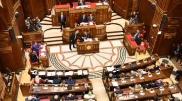 حزب العدل يعلن عن مشاركته في انتخابات مجلس الشيوخ: نرفض نظام الصوت الواحد ونؤكد التزامنا بالمعارضة الوطنية.