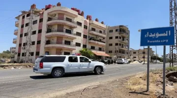 غارات إسرائيلية شديدة في جنوب سوريا ومواجهات محتدمة في السويداء