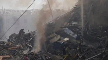 غارات روسية على كييف تودي بحياة 11 شخصًا وتسبب في إصابة 100 آخرين