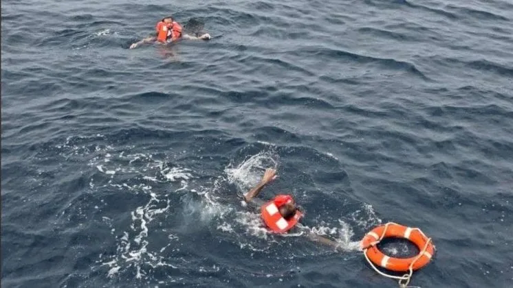 غرق الحوثيين لسفينتين يثير استجابة رواد منصات التواصل الاجتماعي غرق الحوثيين لسفينتين يثير استجابة رواد منصات التواصل الاجتماعي