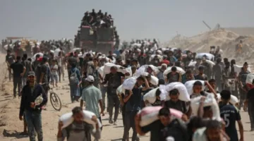 غزة: بين وقف إطلاق نار مؤقت وواقع الحصار.. أقل من 10% من المساعدات تصل بفعالية