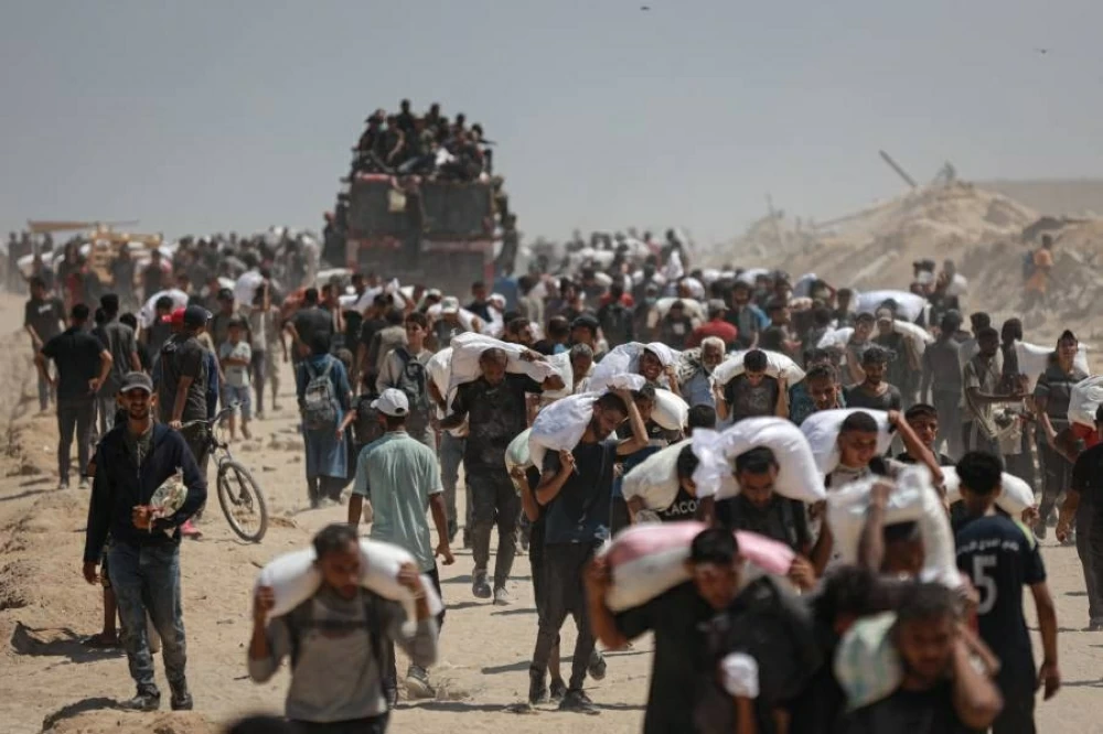 غزة: بين وقف إطلاق نار مؤقت وواقع الحصار.. أقل من 10% من المساعدات تصل بفعالية غزة: بين وقف إطلاق نار مؤقت وواقع الحصار.. أقل من 10% من المساعدات تصل بفعالية