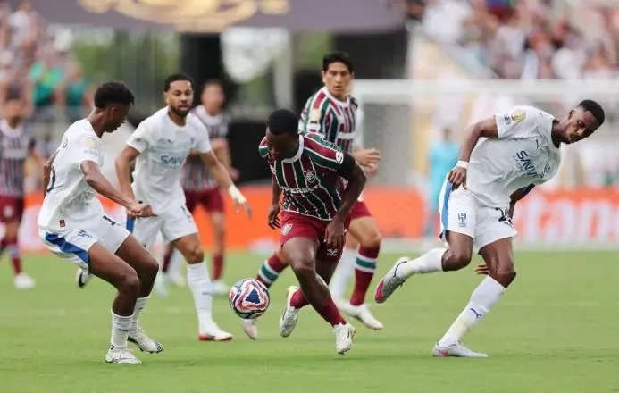 غضب شديد من الهلال عقب الخروج من المونديال: كوليبالي ولودي ينتقدان الحكام ومستقبل الأخير في خطر غضب شديد من الهلال عقب الخروج من المونديال: كوليبالي ولودي ينتقدان الحكام ومستقبل الأخير في خطر