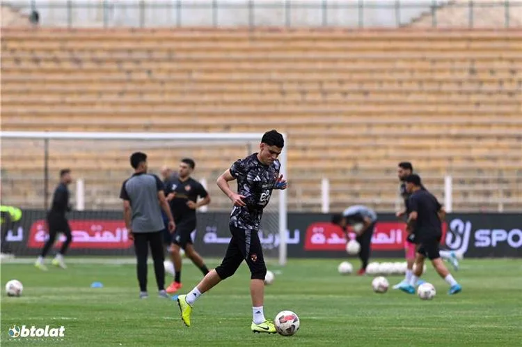 غياب لاعب الأهلي عن تدريب الفريق غياب لاعب الأهلي عن تدريب الفريق