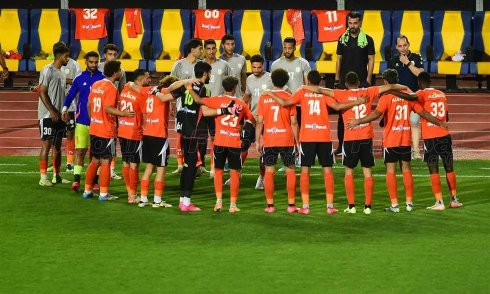 فاركو: الفريق الذي يتسبب في القلق كل موسم ليس الأهلي أو الزمالك فاركو: الفريق الذي يتسبب في القلق كل موسم ليس الأهلي أو الزمالك