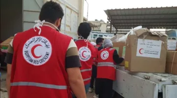 فرق الهلال الأحمر المصري تستجيب لمصابي حادث حافلة في مطروح