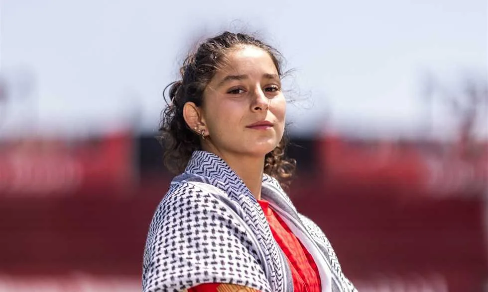 فريق الأهلي يضم المهاجمة الفلسطينية نور يوسف في الكرة النسائية فريق الأهلي يضم المهاجمة الفلسطينية نور يوسف في الكرة النسائية