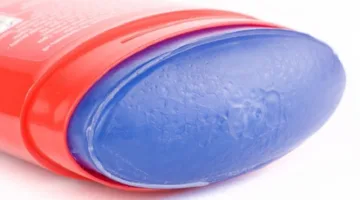 فضيحة مزيلات العرق! سحب آلاف العبوات من الأسواق الأمريكية بسبب مخاطر غير متوقعة.