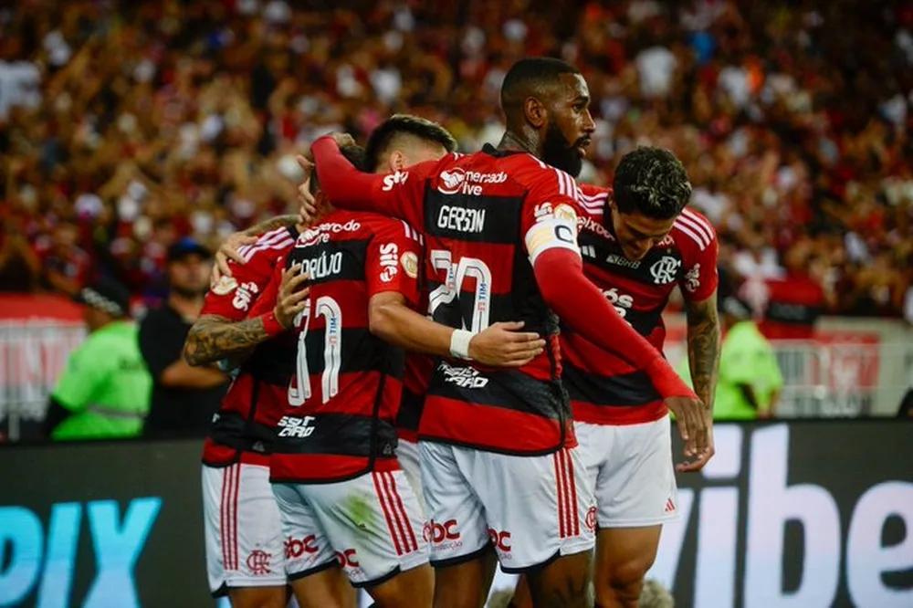 فلامينجو يتغلب على فلومينينسي في البطولة البرازيلية فلامينجو يتغلب على فلومينينسي في البطولة البرازيلية