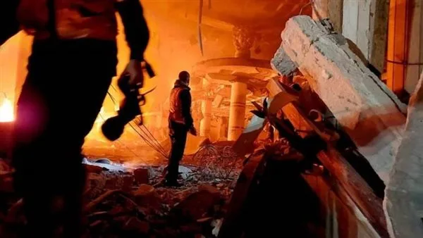 فلسطين: مستوطنون يشعلون النيران في منازل ببلدة سعير ووزارة الخارجية تدعو المجتمع الدولي للتدخل فلسطين: مستوطنون يشعلون النيران في منازل ببلدة سعير ووزارة الخارجية تدعو المجتمع الدولي للتدخل