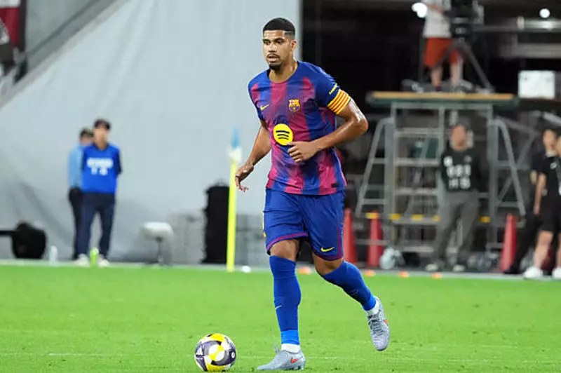 فليك: متفاجئ من أنباء مغادرة أراوخو برشلونة.. وراشفورد لاعب متميز فليك: متفاجئ من أنباء مغادرة أراوخو برشلونة.. وراشفورد لاعب متميز