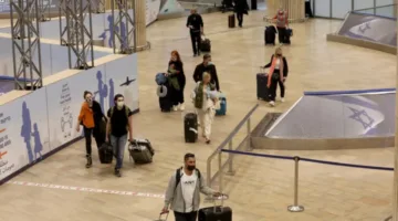 فوضى وتأخيرات في مطار بن جوريون.. هل تعود لأسباب إضراب إيطالي أم زيادة الضغط الموسمي؟