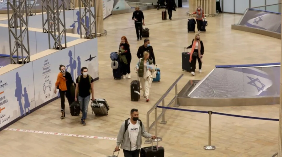 فوضى وتأخيرات في مطار بن جوريون.. هل تعود لأسباب إضراب إيطالي أم زيادة الضغط الموسمي؟ فوضى وتأخيرات في مطار بن جوريون.. هل تعود لأسباب إضراب إيطالي أم زيادة الضغط الموسمي؟