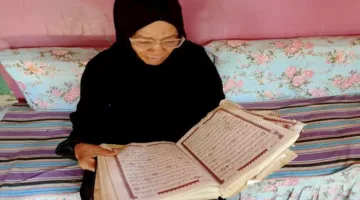 في سن الـ76.. سيدة من أسوان تتغلب على أميتها وتبدأ قراءة القرآن للمرة الأولى (فيديو)