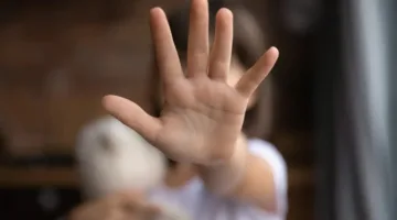 في شمال لبنان، تحديدًا في طرابلس… القبض على رجل يُشتبه في تحرشه بطفلة بعد بلاغ من عائلتها.