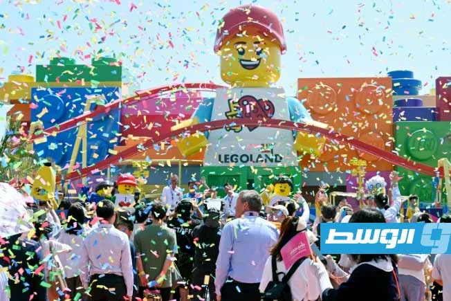 في شنغهاي: تدفق الزوار الصينيين إلى أكبر حديقة «ليغولاند» في العالم في شنغهاي: تدفق الزوار الصينيين إلى أكبر حديقة «ليغولاند» في العالم