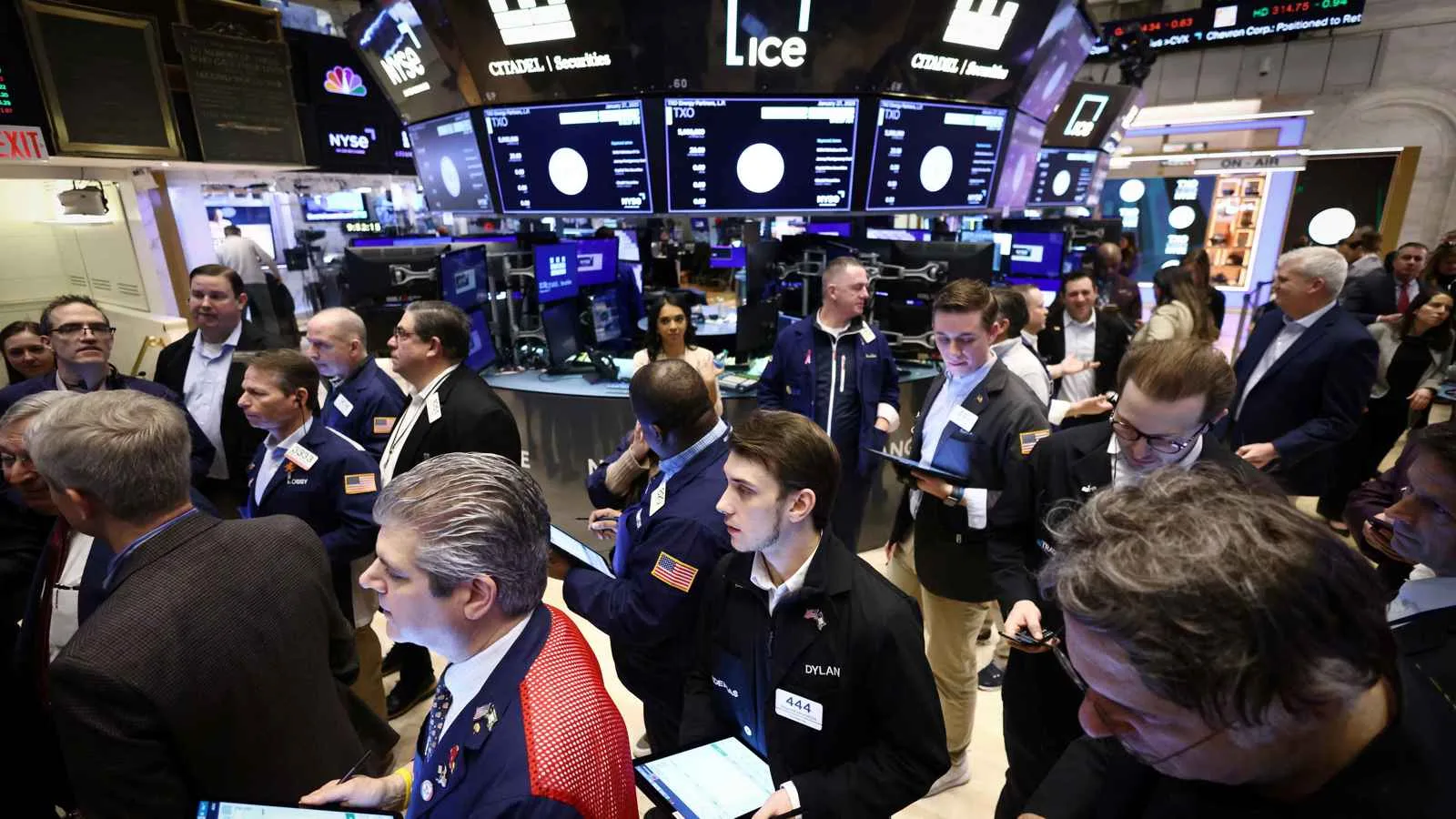 في ظل موجة شراء محفوفة بالمخاطر: هل وصلت الأسواق إلى مستويات تشبع الشراء؟ في ظل موجة شراء محفوفة بالمخاطر: هل وصلت الأسواق إلى مستويات تشبع الشراء؟