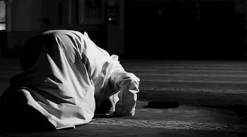 فيديو – أمين الفتوى: جواز سجود الشكر والتلاوة دون وضوء في بعض الحالات