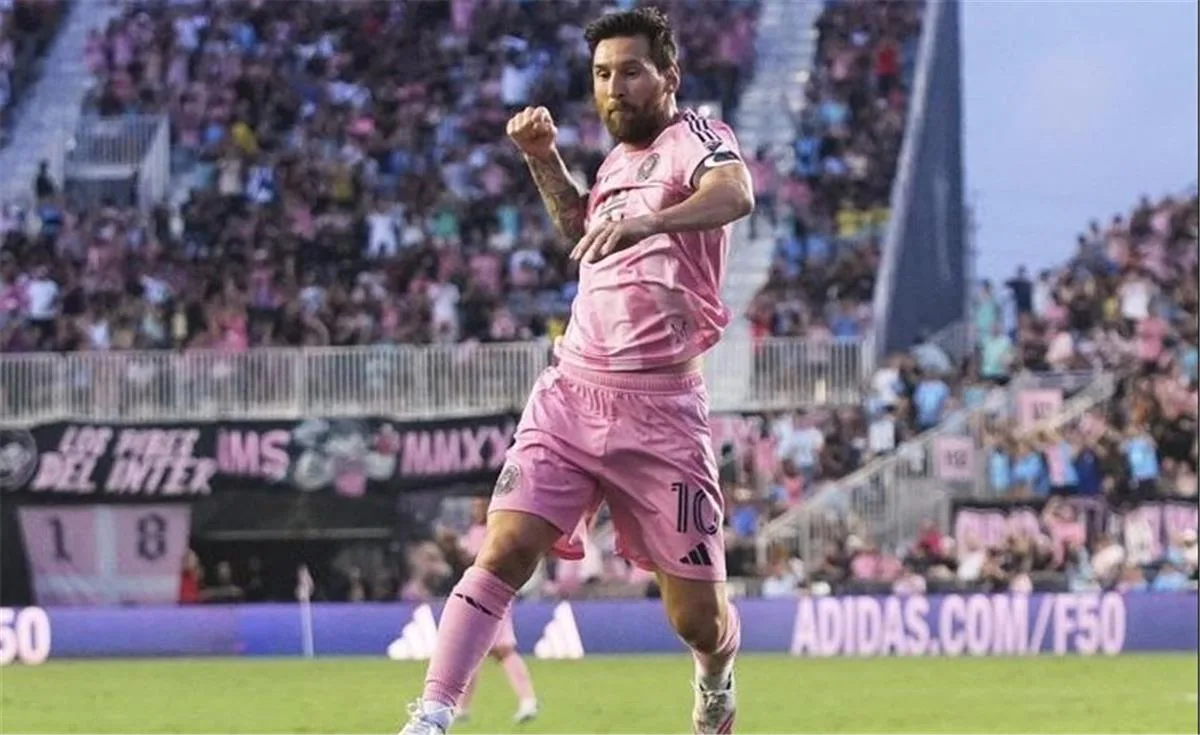 فيديو | ثنائية ميسي تساهم في انتصار إنتر ميامي الجديد في الدوري الأمريكي فيديو | ثنائية ميسي تساهم في انتصار إنتر ميامي الجديد في الدوري الأمريكي