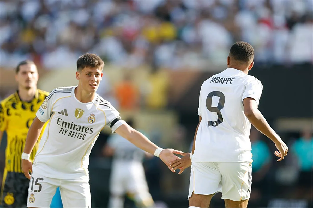فيديو | طرد وثلاثية رائعة.. ريال مدريد يتجاوز بوروسيا دورتموند في بطولة كأس العالم للأندية فيديو | طرد وثلاثية رائعة.. ريال مدريد يتجاوز بوروسيا دورتموند في بطولة كأس العالم للأندية