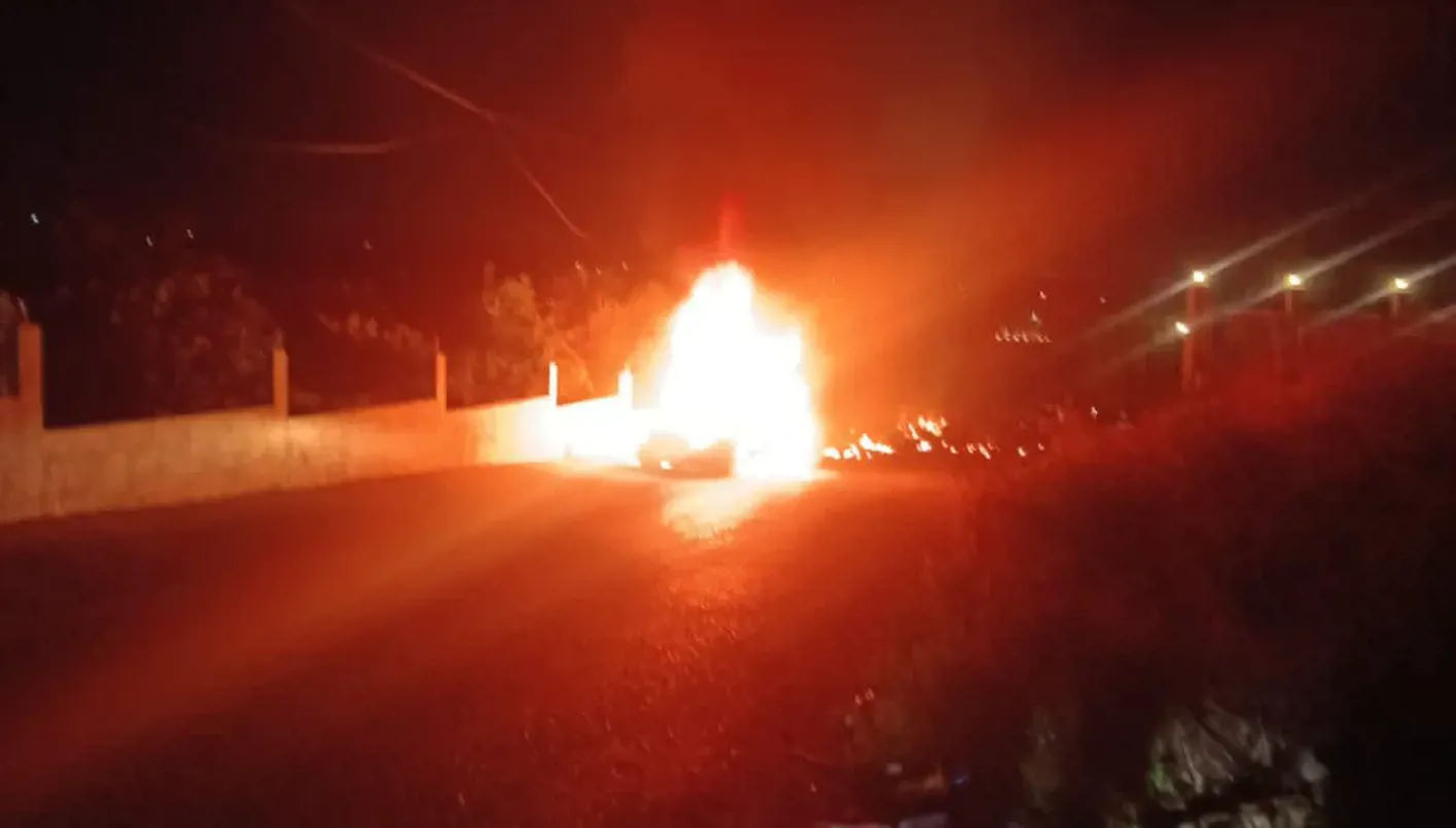فيديو: كيف تعرض القيادي في وحدة “بدر” بحزب الله حسين مزهر للاستهداف من قبل إسرائيل في جنوب لبنان فيديو: كيف تعرض القيادي في وحدة “بدر” بحزب الله حسين مزهر للاستهداف من قبل إسرائيل في جنوب لبنان