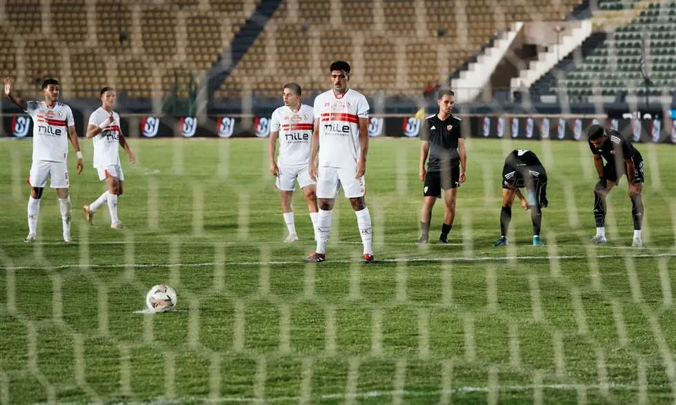 فيريرا يبدأ تجربته الأولى مع الزمالك بفوز ودي على أورانج بركلة حسام عبد المجيد.