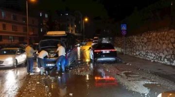 فيضانات هائلة تضرب أنقرة وتغمر الشوارع والمنازل