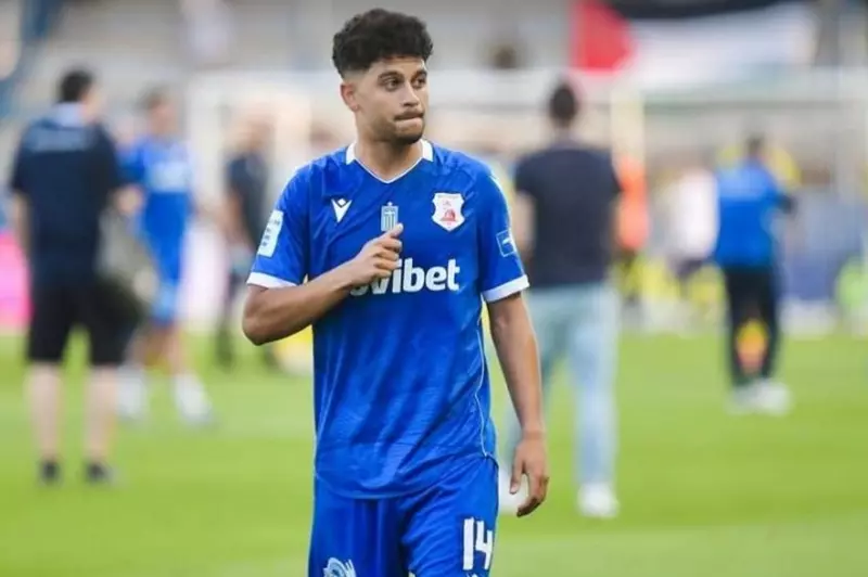 قبل التحاقه بمنتخب الشباب.. كافالا اليوناني يعلن عن توقيع عقد مع كريم حامد