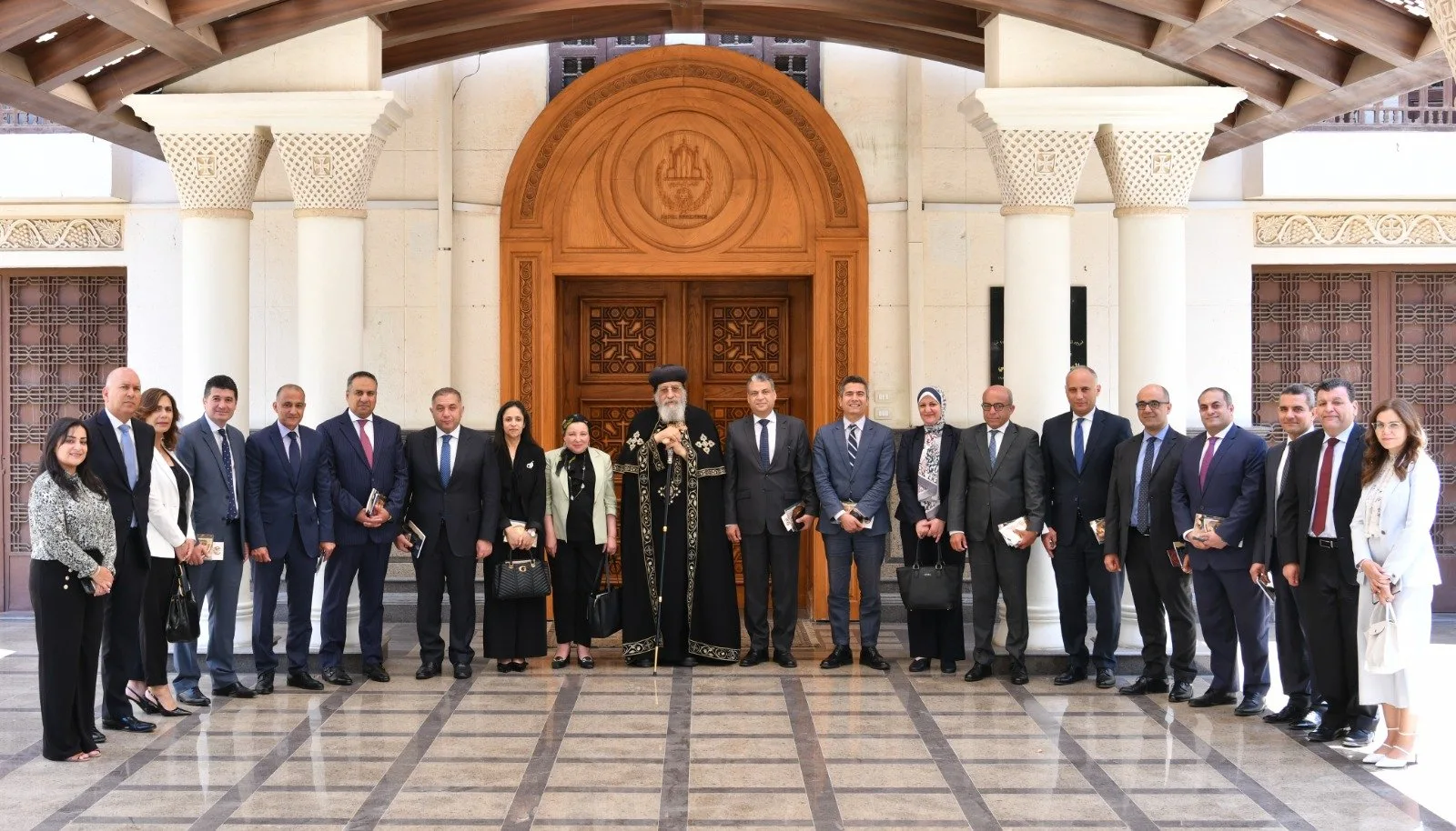قداسة البابا تواضروس يستقبل مجموعة من السفراء المصريين قداسة البابا تواضروس يستقبل مجموعة من السفراء المصريين