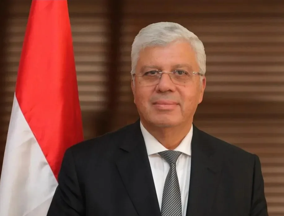 قرارات حكومية بتعيين 11 عميدًا جديدًا، أبرزهم في القاهرة والمنصورة والفيوم وكفر الشيخ. قرارات حكومية بتعيين 11 عميدًا جديدًا، أبرزهم في القاهرة والمنصورة والفيوم وكفر الشيخ.