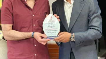 قصة عطاء: نائب محافظ سوهاج يكرم أمًا وابنها اللذين حققا النجاح في الثانوية العامة بإرادة ملهمة