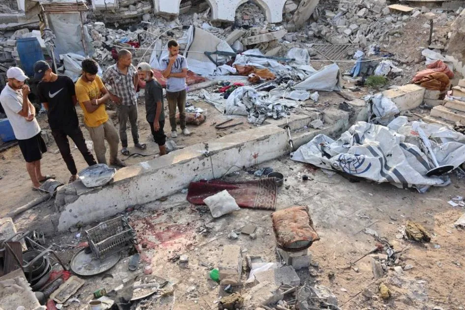 قصف مكثف من قبل إسرائيل على غزة وحصار شديد ومجازر ضد النازحين قصف مكثف من قبل إسرائيل على غزة وحصار شديد ومجازر ضد النازحين