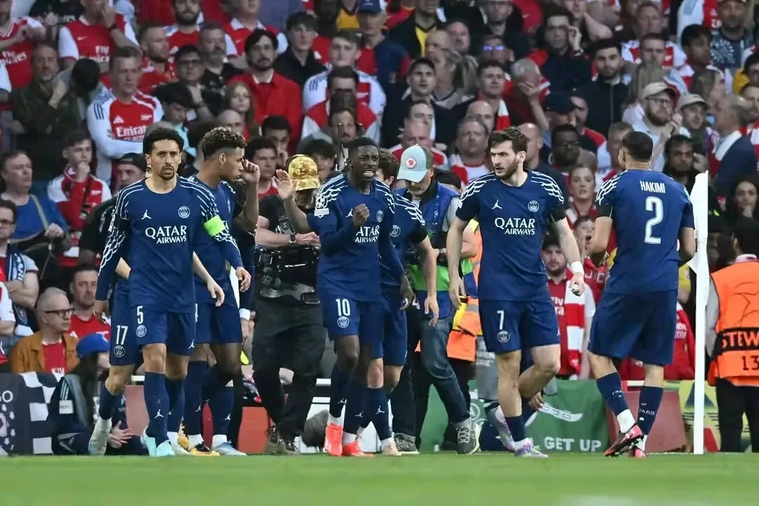 قمة مثيرة في نيوجيرسي.. التوقعات لتشكيلة باريس سان جيرمان في مواجهة ريال مدريد بنصف نهائي كأس العالم للأندية قمة مثيرة في نيوجيرسي.. التوقعات لتشكيلة باريس سان جيرمان في مواجهة ريال مدريد بنصف نهائي كأس العالم للأندية