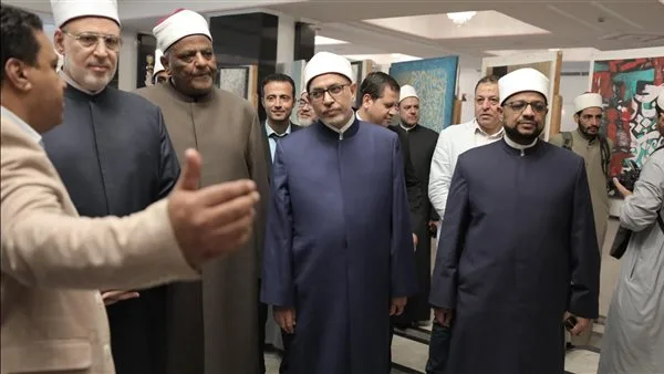 قيادات الأزهر يطلقون المعرض الفني الرابع لمسابقة الوافدين “المواهب والإمكانات”