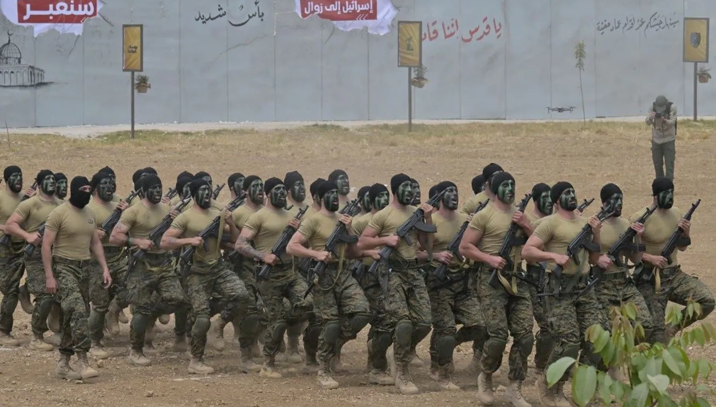 قيادي في ‘حزب الله’: التخلي عن السلاح يعني فنائنا كلبنانيين قيادي في ‘حزب الله’: التخلي عن السلاح يعني فنائنا كلبنانيين