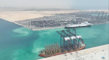 “كامل الوزير”: وصول السفينة المتخصصة ZHEN HUA 36 إلى رصيف محطة هاتشيسون رقم 1 بميناء السخنة، وعلى متنها 3 رافعات رصيف عملاقة (STS) و12 رافعة ساحة أوتوماتيكية.