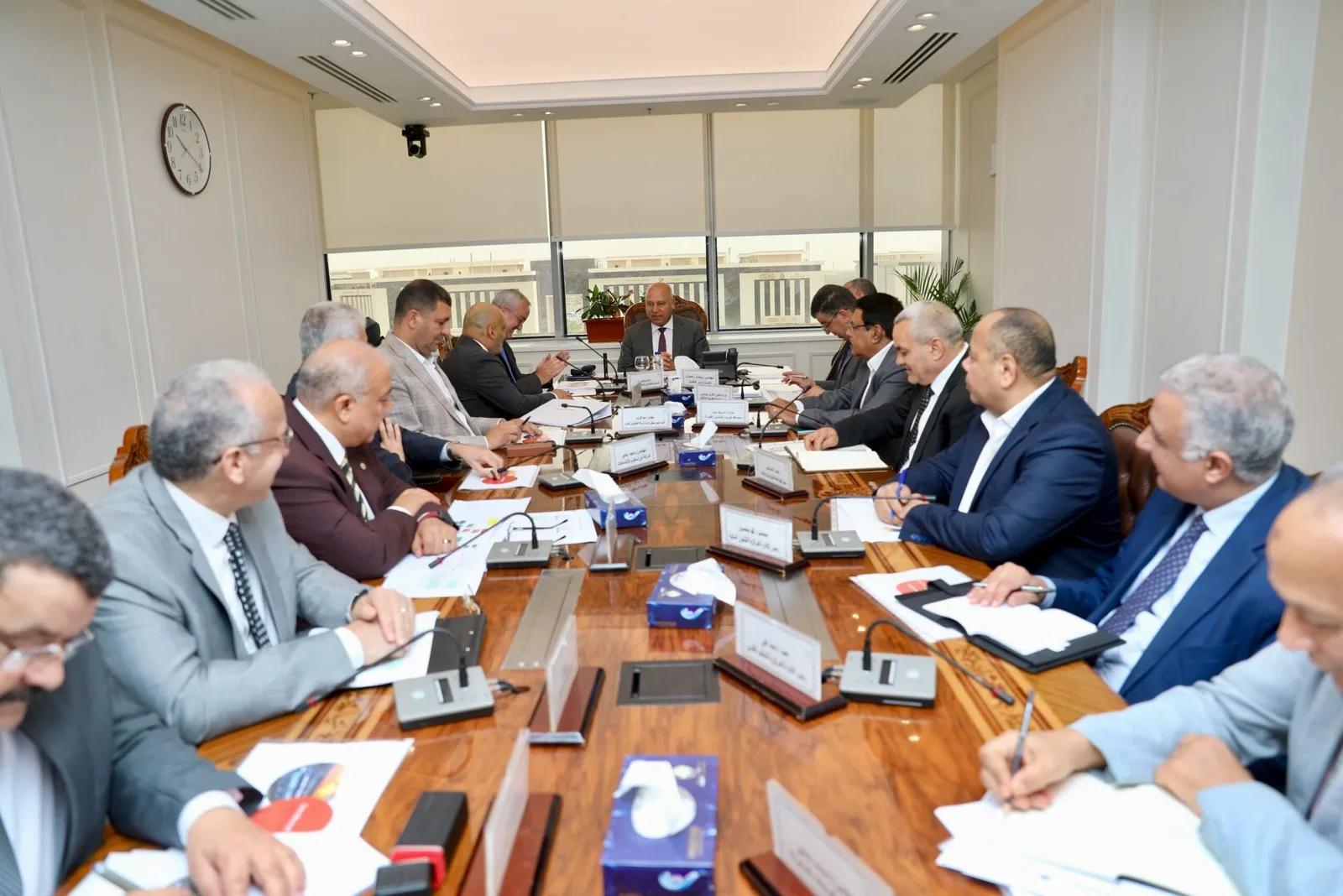 “كامل الوزير” يجتمع مع نائب رئيس شركة الستوم الفرنسية لمتابعة آخر التطورات في خطة مشروع الخط السادس للمترو. “كامل الوزير” يجتمع مع نائب رئيس شركة الستوم الفرنسية لمتابعة آخر التطورات في خطة مشروع الخط السادس للمترو.