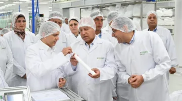 كامل الوزير يزور ثلاث مصانع كبرى في مدينة 6 أكتوبر ويشدد على أن الصناعة هي محرك التنمية وأهمية زيادة فرص العمل.