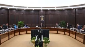 رئيس الوزراء يراقب القضايا والملفات المتعلقة بجهود تنمية المشروعات الصغيرة والمتوسطة ومتناهية الصغر.