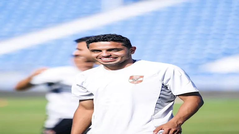كريم الدبيس يشارك صورة عاطفية برفقة خطيبته