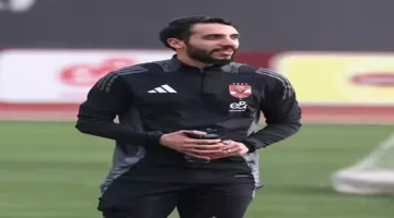 كريم فؤاد يشارك صورة مع زوجته ويقدم لها التهاني بمناسبة خاصة